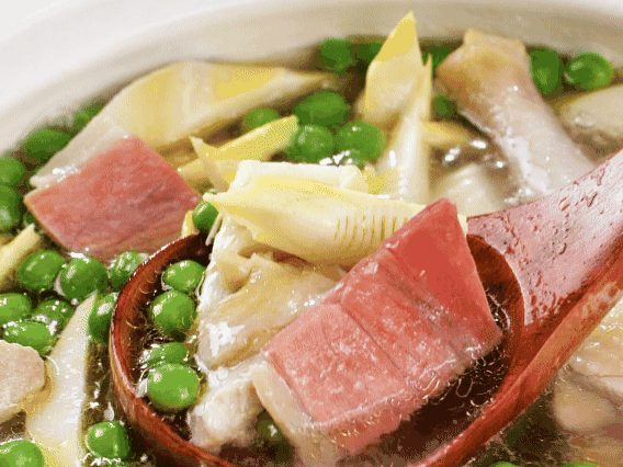 最后撒上豌豆焖2分钟