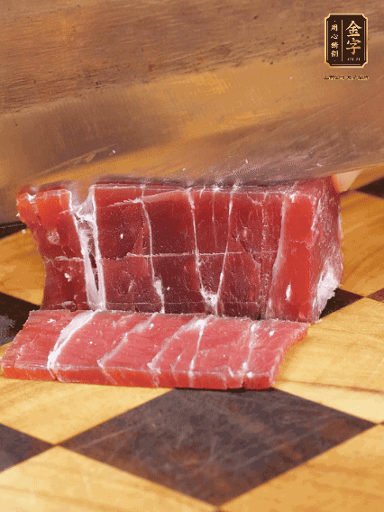 888.BY集团电子游戏
飘香火腿块切片，温水浸泡5分钟